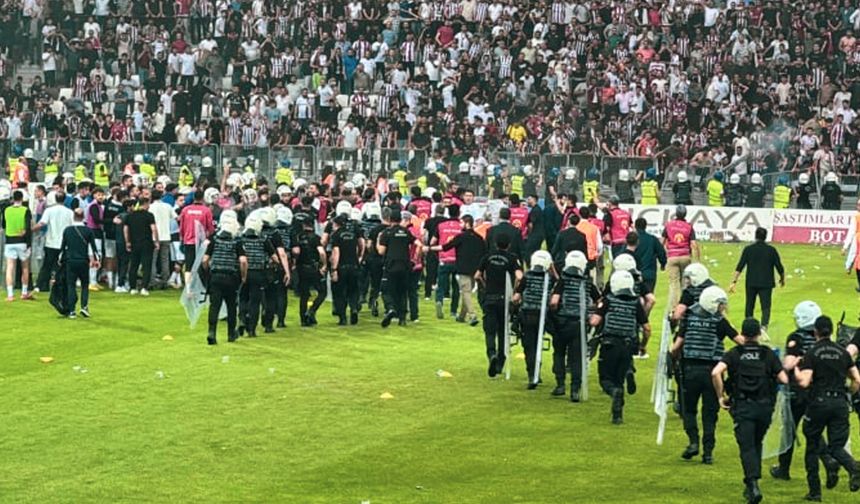 Elazığspor hükmen mağlup: Vanspor final bileti aldı