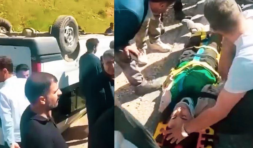 Hakkari’de öğrenci servisi takla attı: 13 yaralı