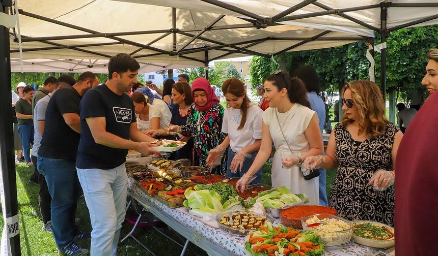 Kadınlar "Jin Piştgîriya Hev Dikin" etkinliğiyle dayanışma gösterdi
