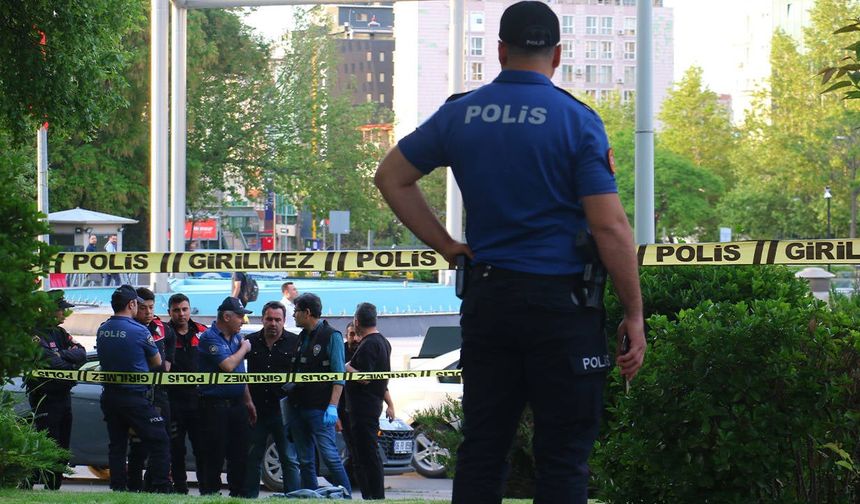TBMM önünde havaya ateş açan şahıs gözaltına alındı