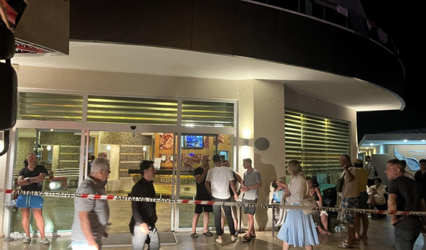 Alanya’da otelde yangın: 622 turist tahliye edildi