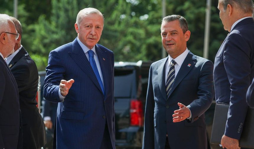 Erdoğan Özgür Özel'i aradı