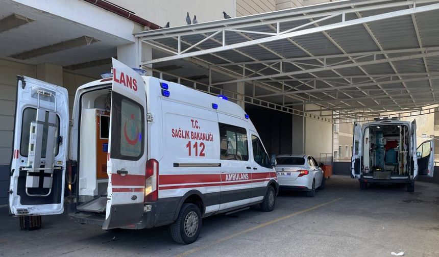 Hakkari’de askeri araç devrildi: 8 yaralı