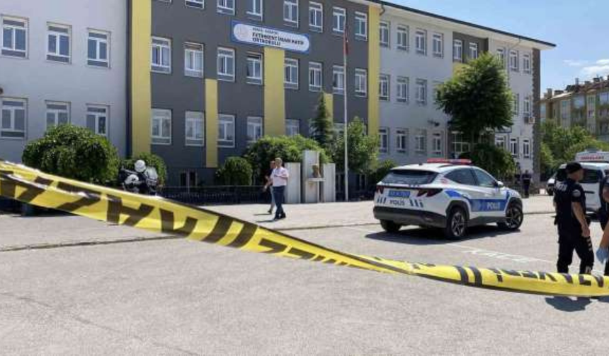 Okulda silahlı saldırı! Öğretmen hayatını kaybetti