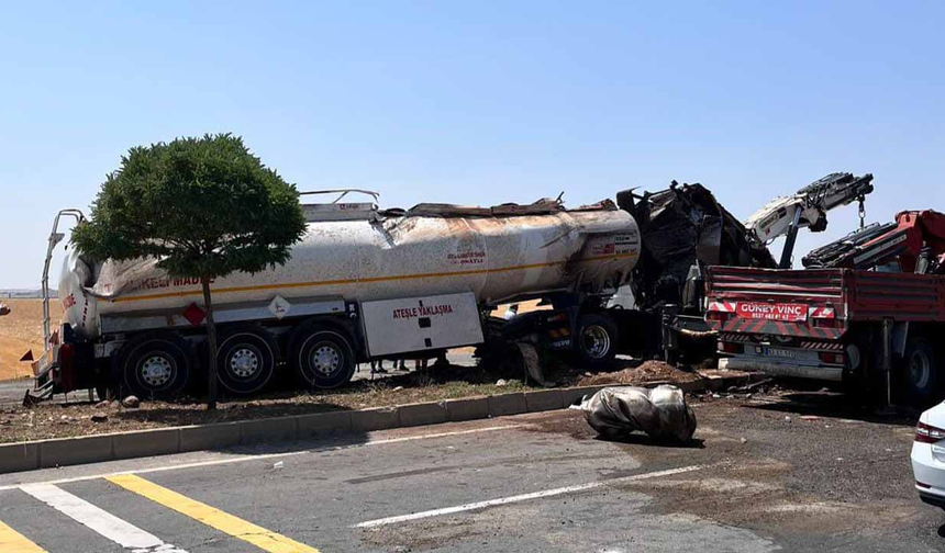 Şanlıurfa’da yakıt tankeri devrildi: 1 yaralı