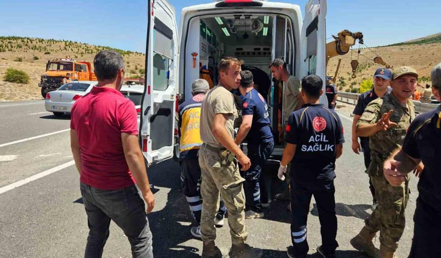 Malatya’da askeri araç devrildi: 2 yaralı