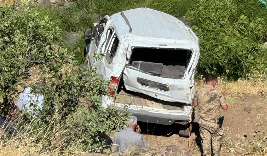 Elazığ’da hafif ticari araç şarampole uçtu: 1 ölü