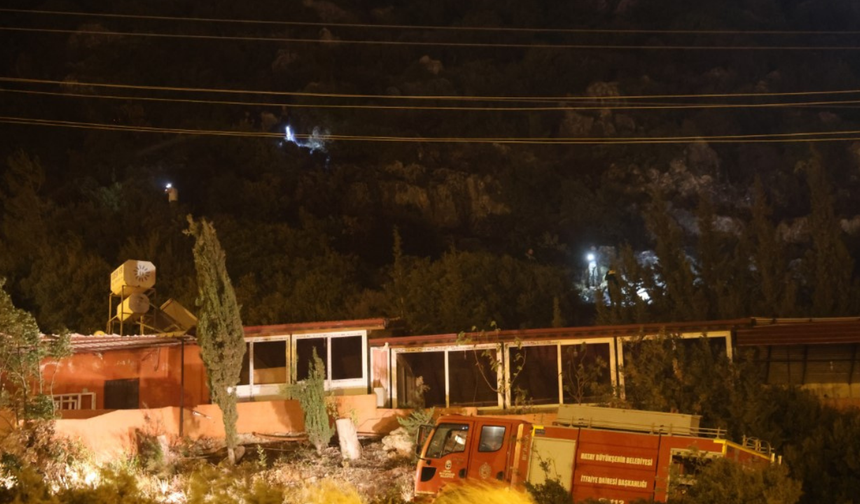 Evlilik teklifi kutlaması yangınla sonuçlandı