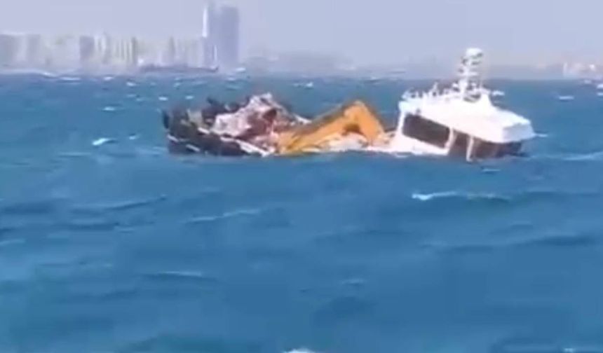 İstanbul’da gemi battı: 4 kişi kurtarıldı