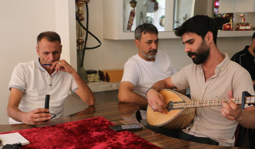 Diyarbakır'da sıcak havalarda türkü ziyafeti