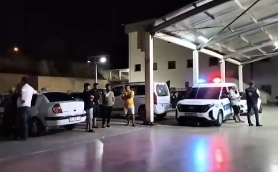 Adana'da uçuruma yuvarlanan otomobilde 5 kişi hayatını kaybetti