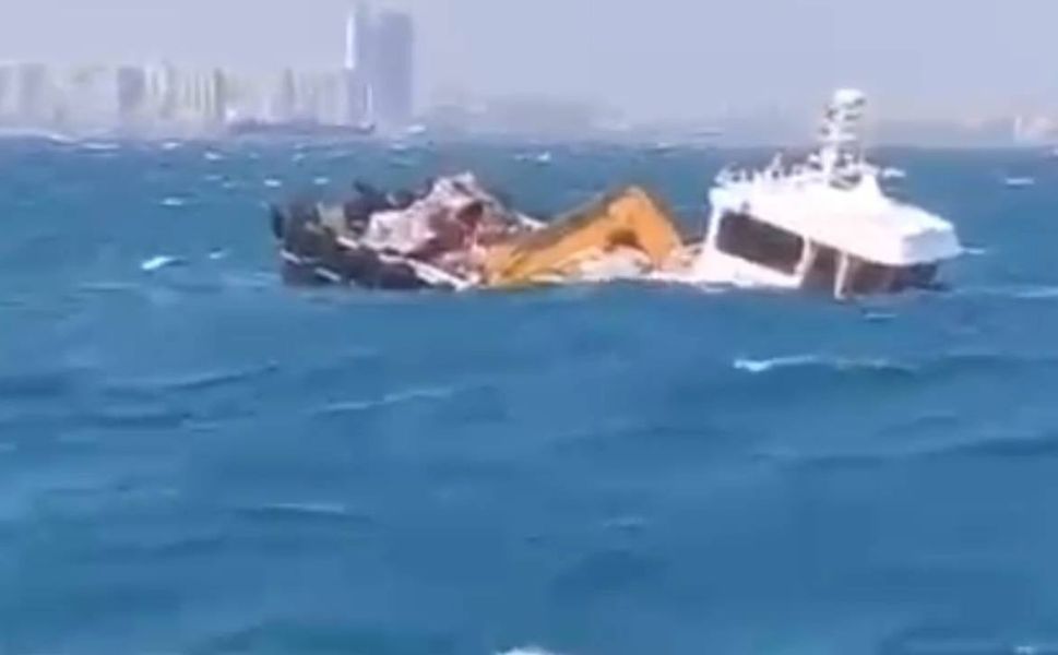 İstanbul’da gemi battı: 4 kişi kurtarıldı