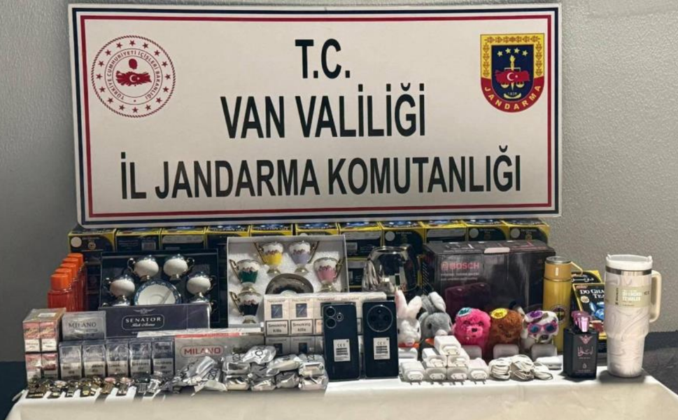 Kaçak çaydan silaha, yüklü miktarda malzeme yakalandı