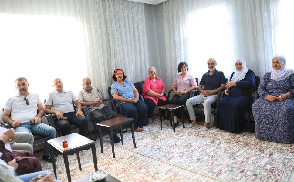 Kayapınar Belediyesi’nden Barış Annelerine ziyaret