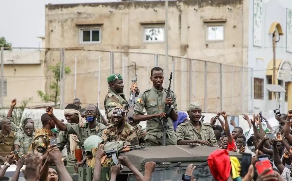 Mali'de darbe girişimi engellendi