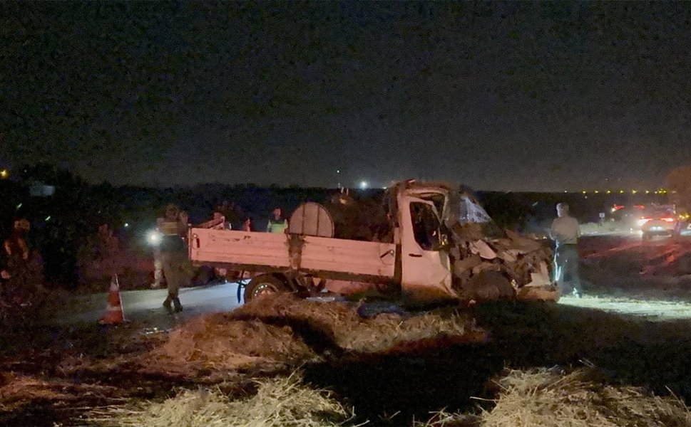 Süt tankeri kopunca otomobil tarlaya uçtu! 1 ölü